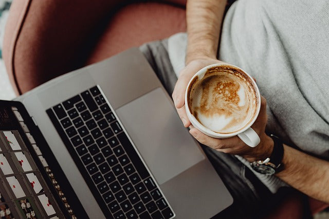 Remote Work Trips: Carry Your Office with a Rolling Tote