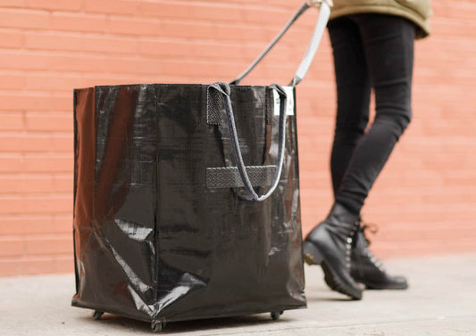 Rolling Business Bag vs. Backpack: Which is Better for Professionals?
